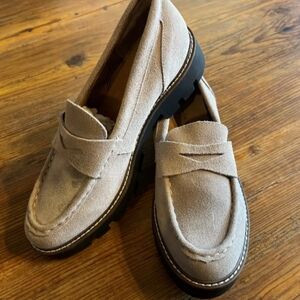 House of Harlow 1960 Gunner Light Taupe Suede Platform Lug Sole Loafers